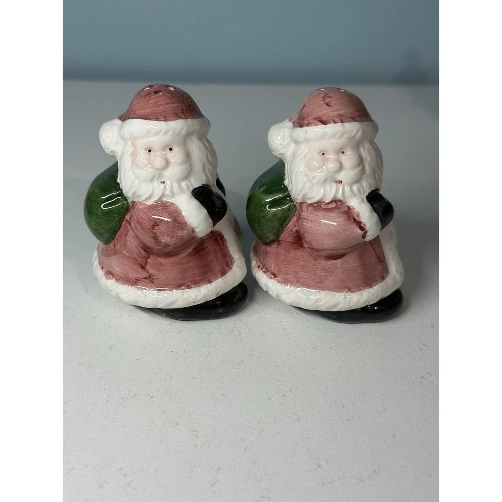 Santa Claus Salt And Pepper Shakers